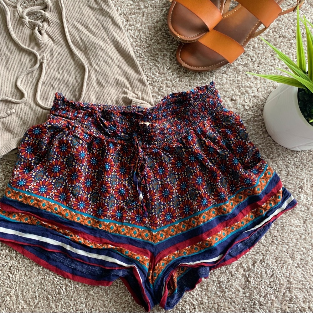 Beachy Summer Shorts Size Small